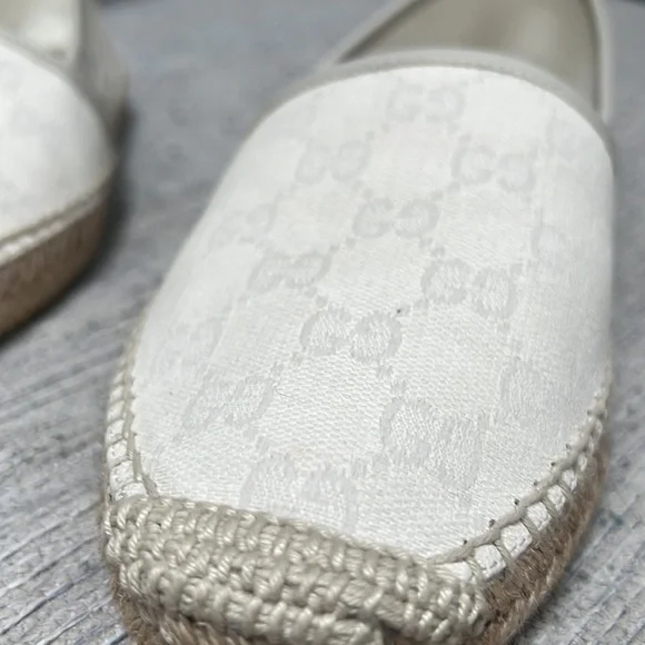 Gucci Loafers with off white fabric. New.